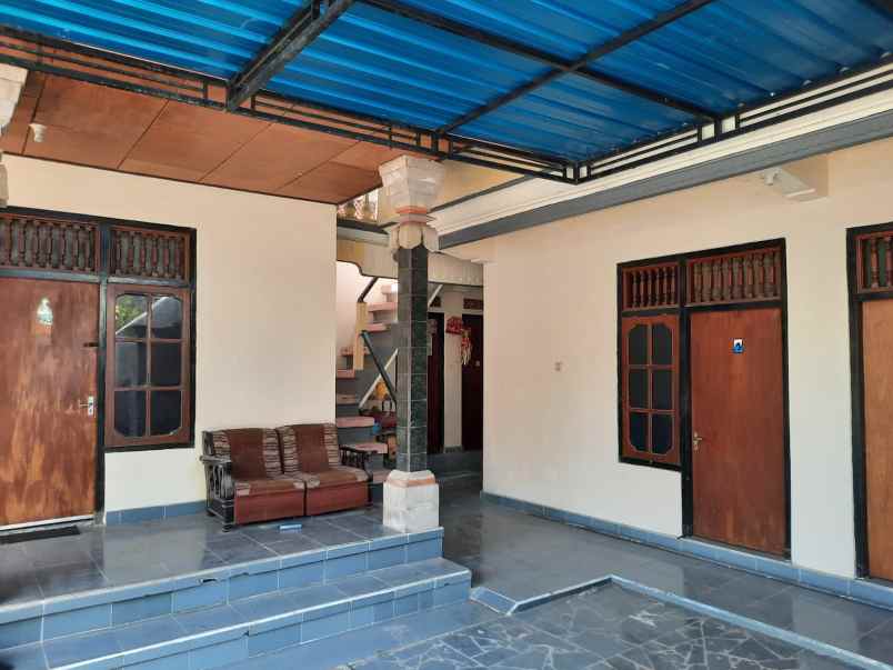 Rumah Dan Kost 6 Kamar Disewakan Lokasi Renon