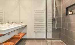 warna keramik, keramik lantai, lantai kamar mandi, interior kamar mandi, kombinasi warna keramik