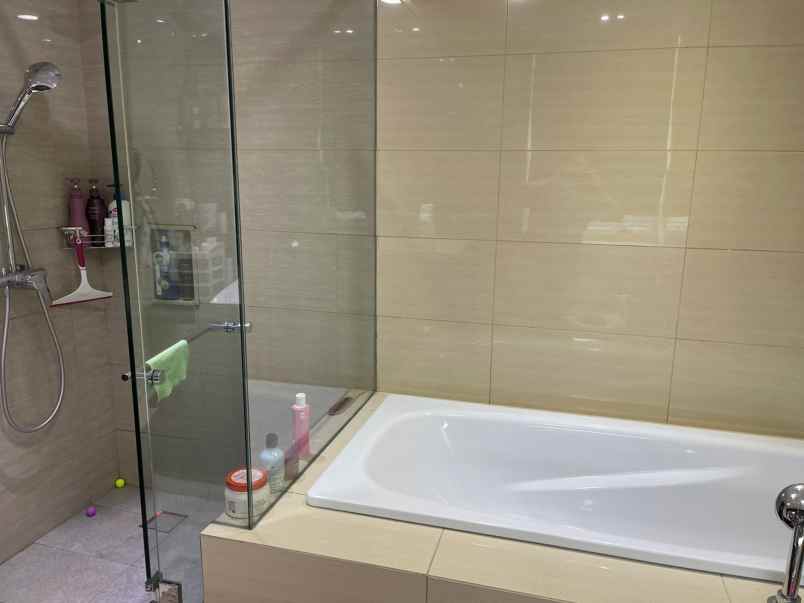 dijual apartemen apt the kensington kelapa