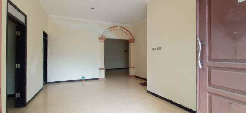 dijual cepat rumah cantik di baruk utara rungkut merr