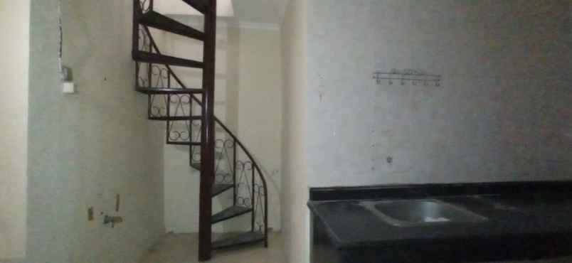 dijual cepat rumah cantik di baruk utara rungkut merr