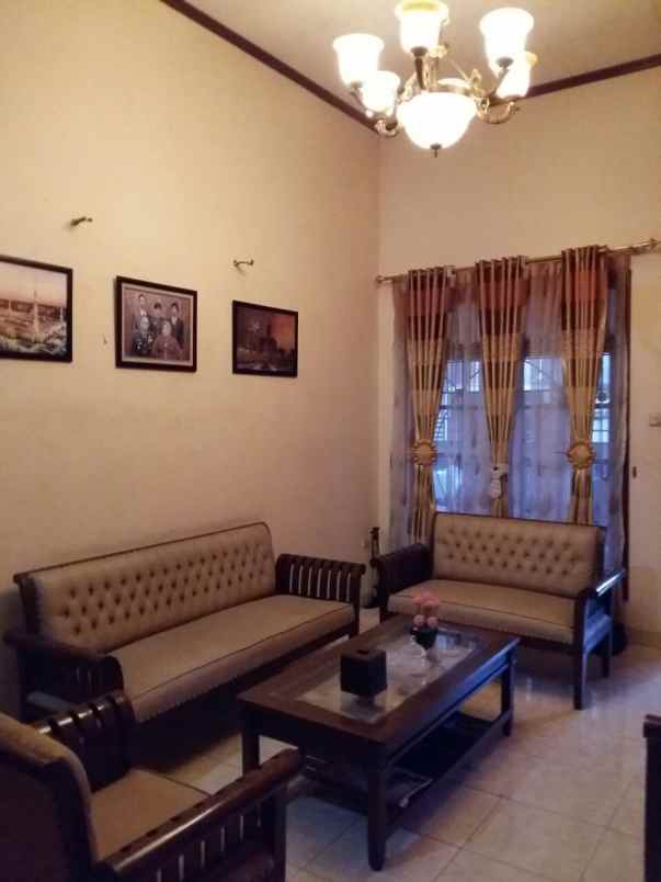 dijual cepat rumah depok kota