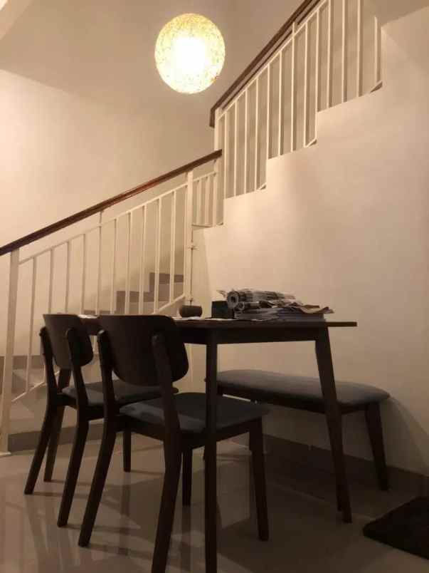 dijual cepat rumah full furnish di ciputat harga nego