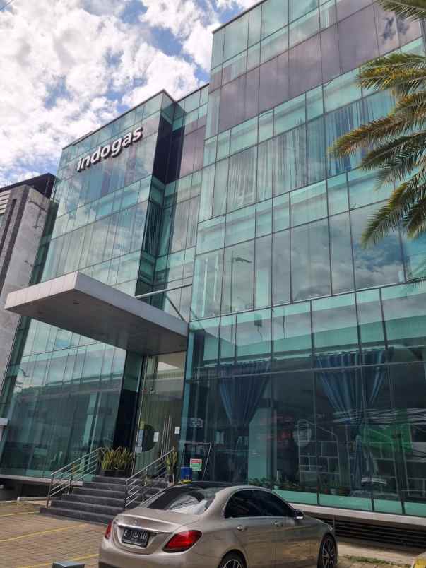 dijual gedung jln wolter monggonsidi jakarta selatan