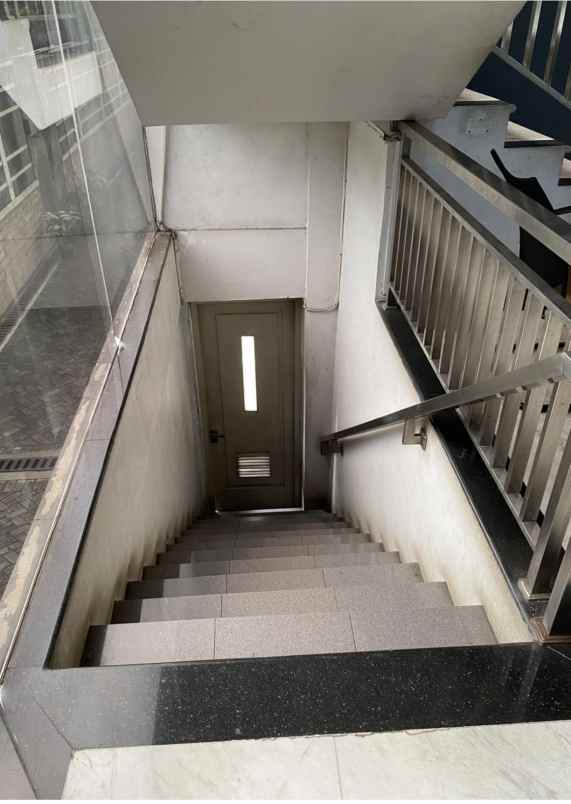 dijual gedunh lokasi jl buncit raya jakarta selatan