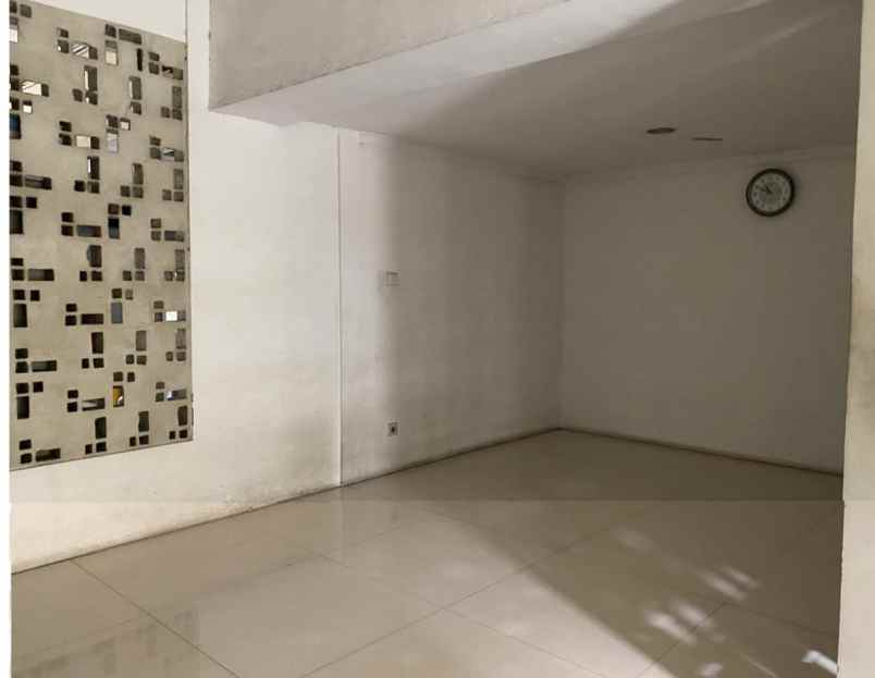 dijual gedunh lokasi jl buncit raya jakarta selatan
