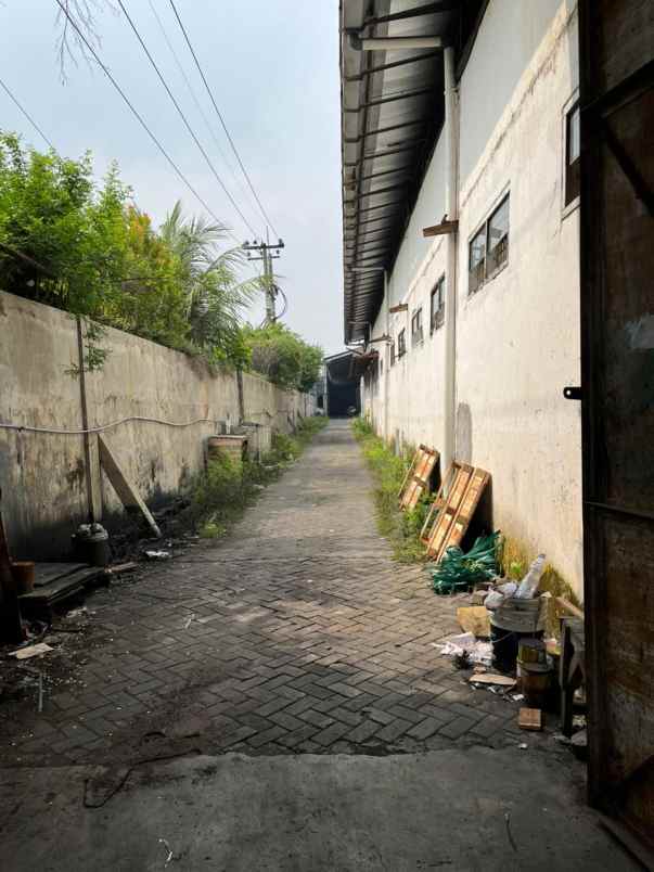 dijual gudang dan tanah di raya pogot