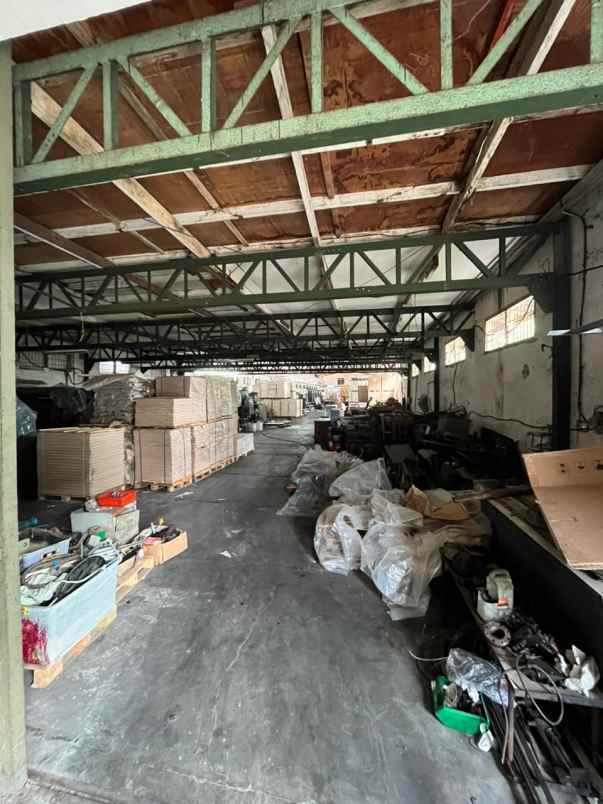 dijual gudang dan tanah di raya pogot