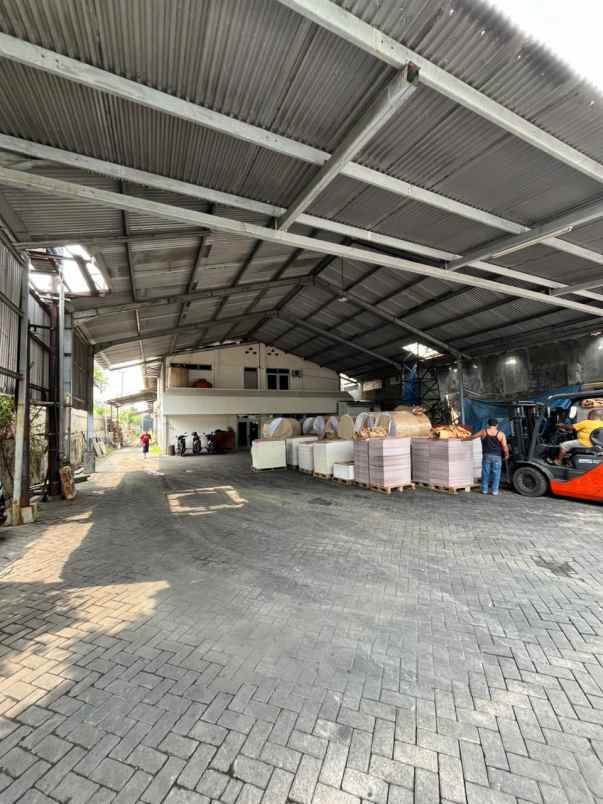dijual gudang dan tanah di raya pogot