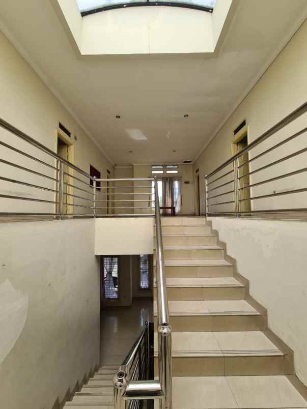 dijual hotel jl cikutra cibeunying