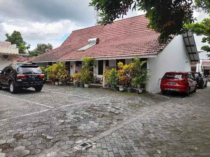 dijual hotel jl raya ringroud utara