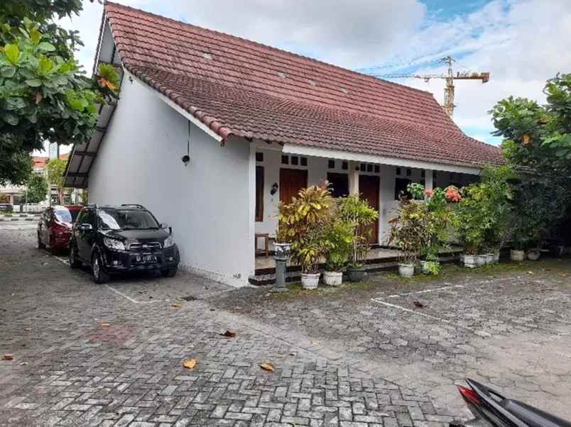 dijual hotel jl raya ringroud utara