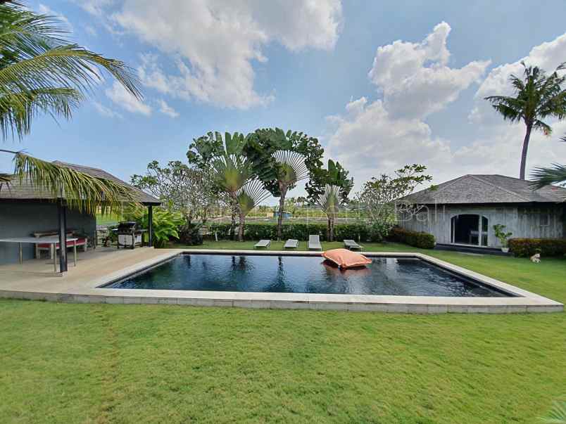 dijual javanese wooden villa view sawah lokasi nyanyi