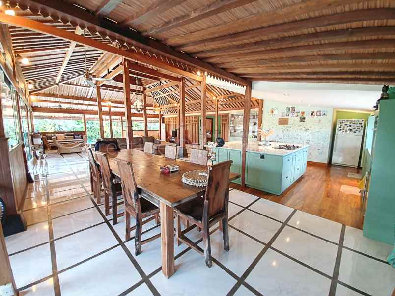 dijual javanese wooden villa view sawah lokasi nyanyi