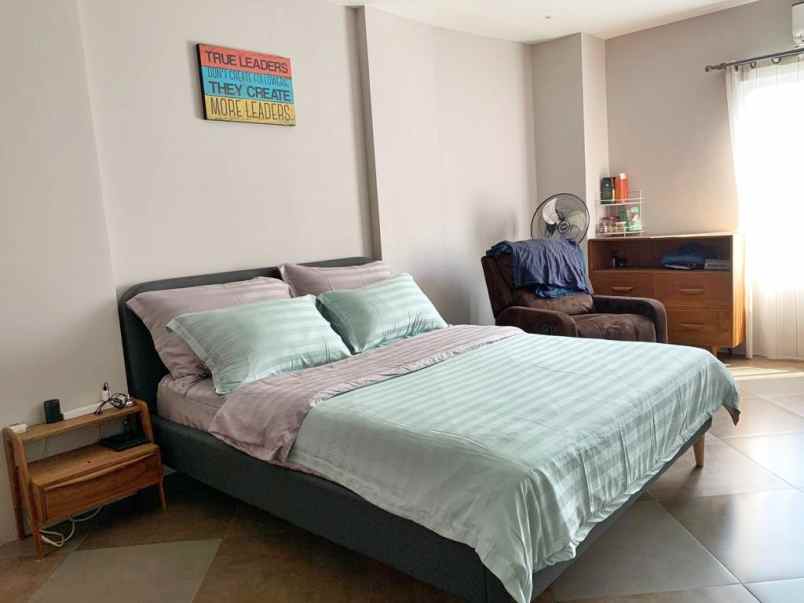 dijual kost arteri pondok indah