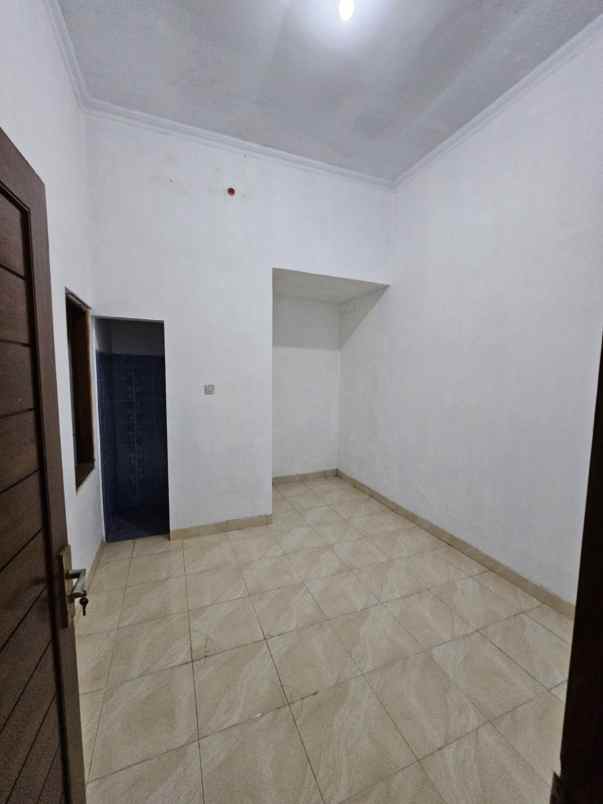 dijual kost donoharjo