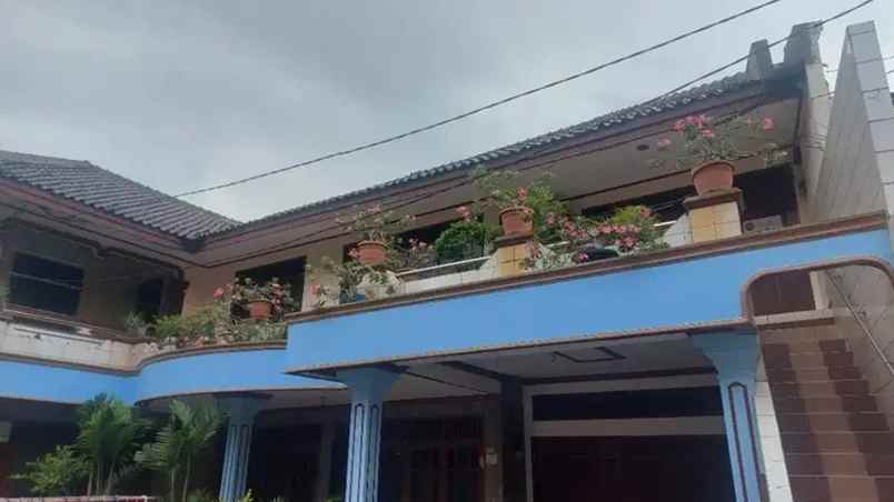 dijual kost jl haji ten rawamangun kec