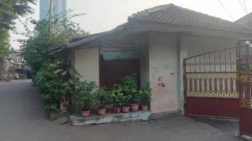 dijual kost jl haji ten rawamangun kec