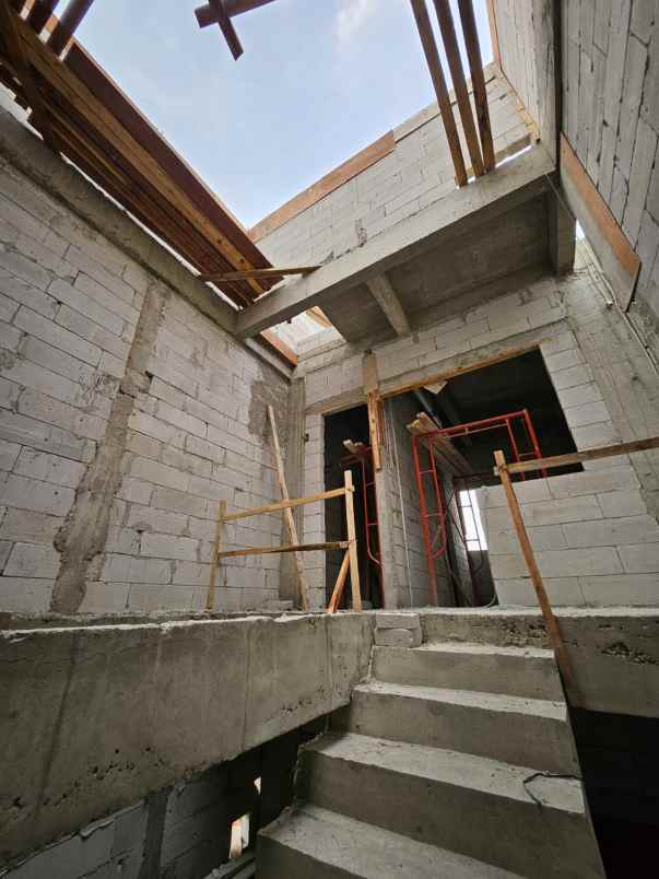 dijual kost pondok jaya pela mampang