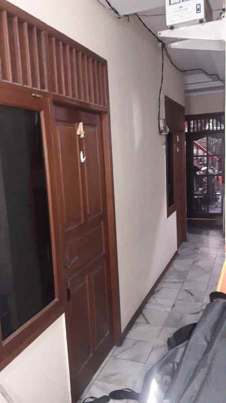 dijual kost tanjung duren selatan