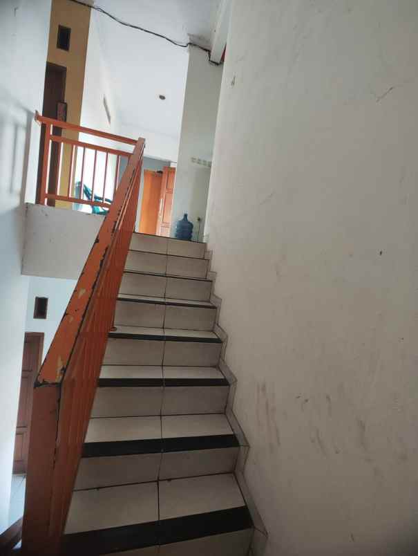 dijual kost tegal parang