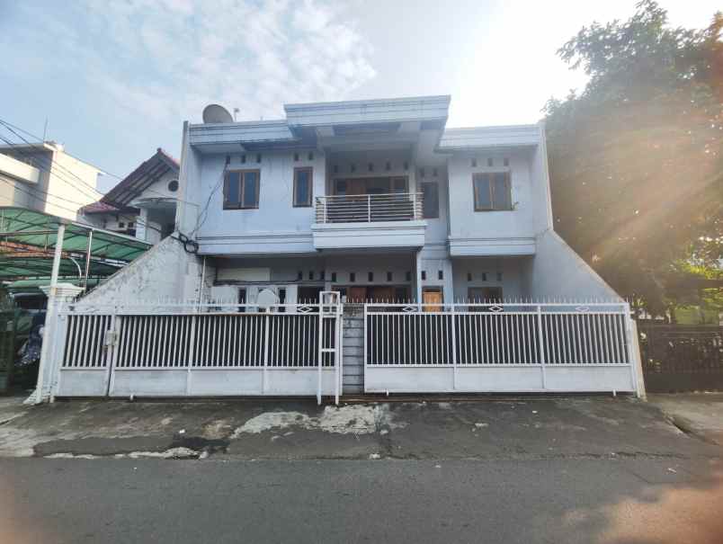 dijual kost tegal parang