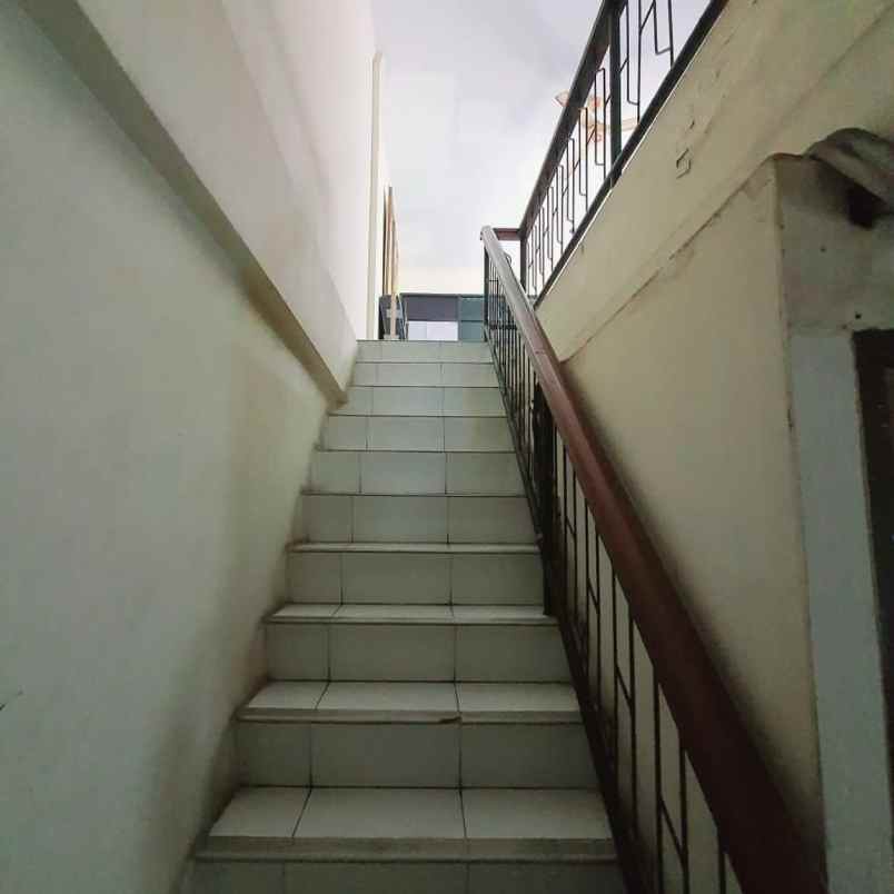 dijual ruko 2 lantai di jl mangkubumi 1 medan maimun