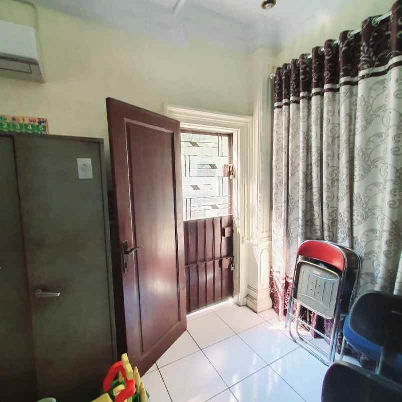 dijual ruko 2 lantai di jl mangkubumi 1 medan maimun