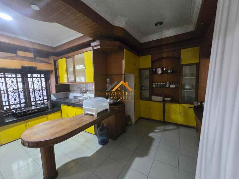 dijual ruko hook jl m h thamrin simpang jl ansari