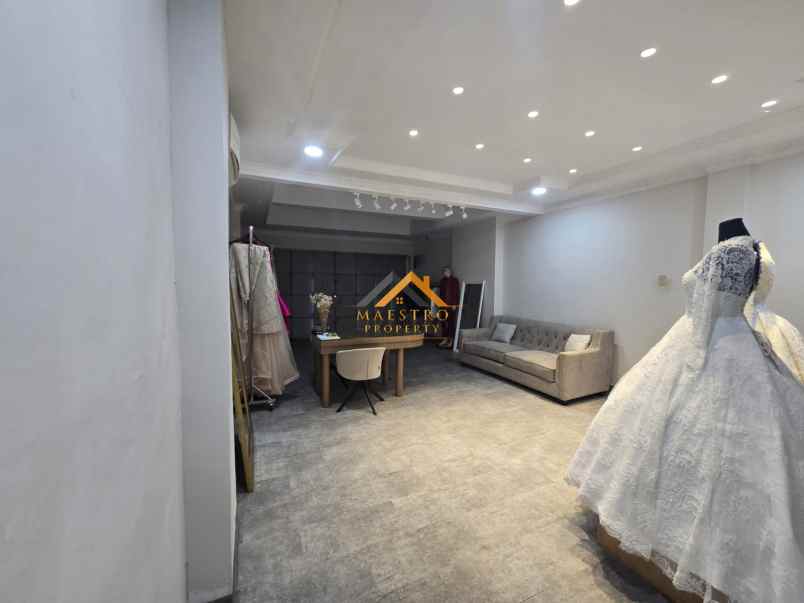 dijual ruko hook jl m h thamrin simpang jl ansari