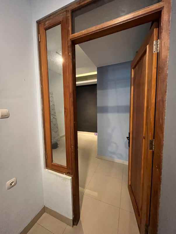 dijual rumah 1 km kampus upn