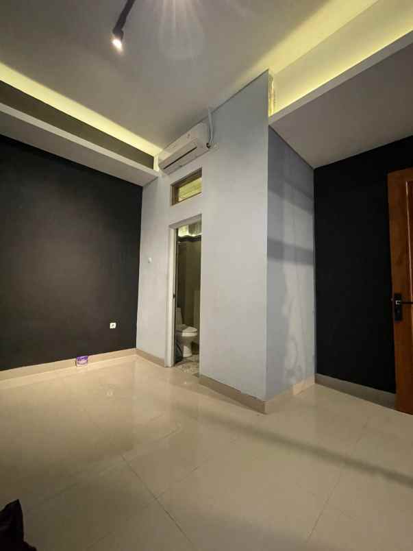 dijual rumah 1 km kampus upn