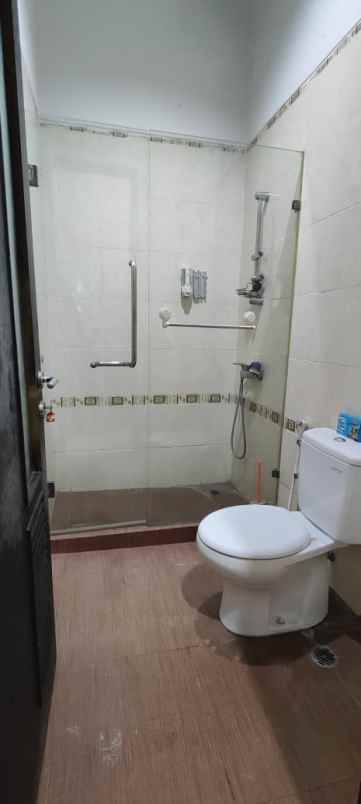 dijual rumah 2 5 lantai split level gading park view