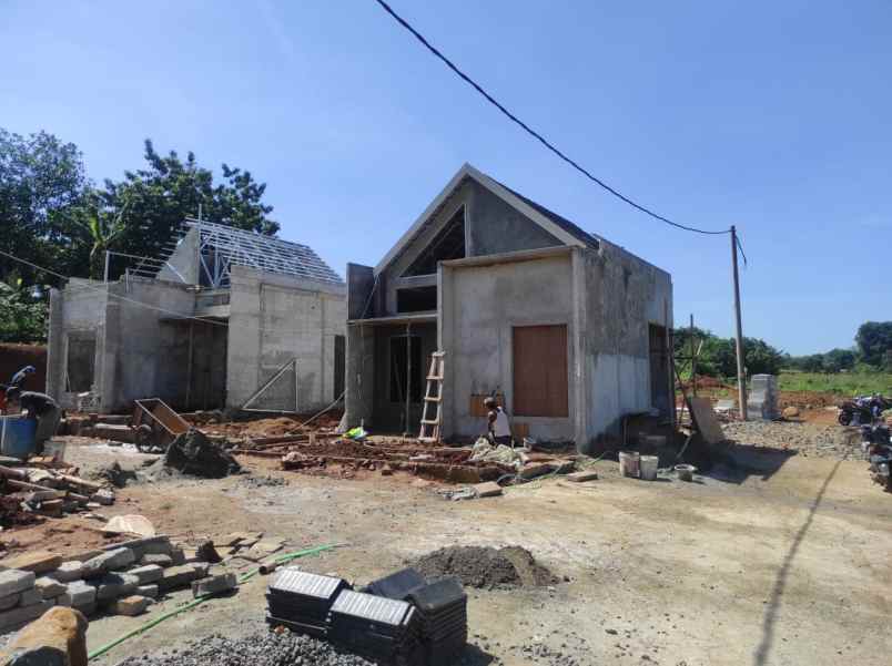 dijual rumah 2 lantai 300 jutaan di cipayung depok