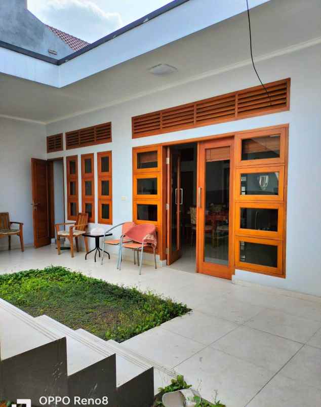 dijual rumah antapani