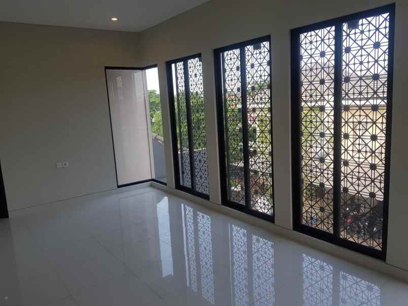 dijual rumah araya 2 galaxy bumi permai