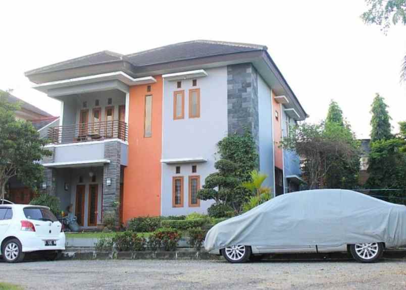 dijual rumah arcamanik