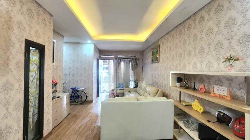 dijual rumah arcamanik endah