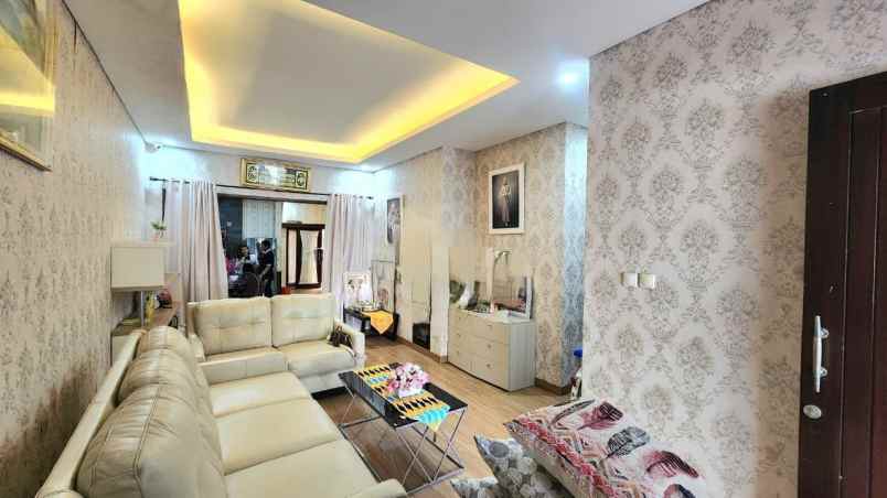 dijual rumah arcamanik endah