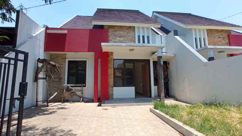 dijual rumah arcamanik endah bandung