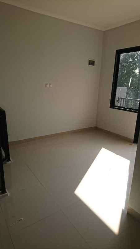 dijual rumah area mampang indah 2 jalan ta lim