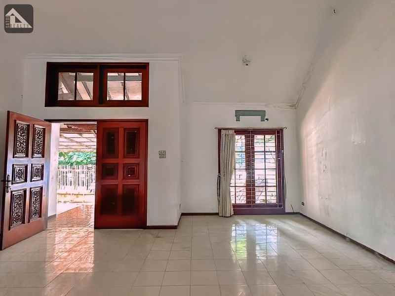 dijual rumah area pasar santa kebayoran