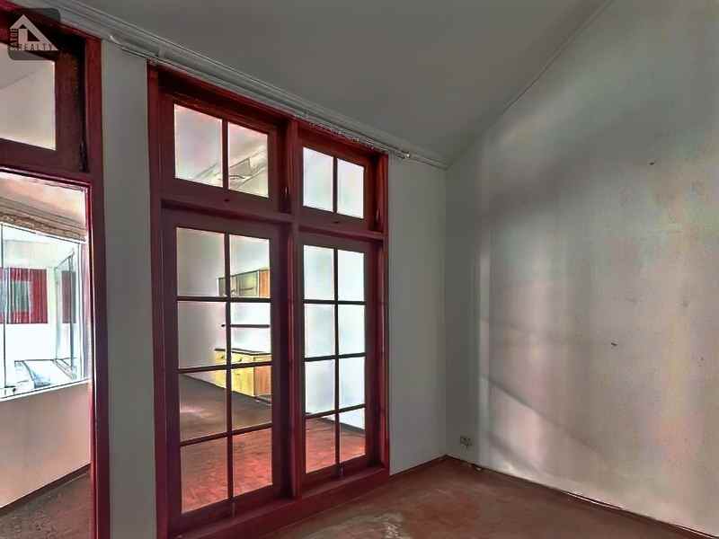 dijual rumah area pasar santa kebayoran