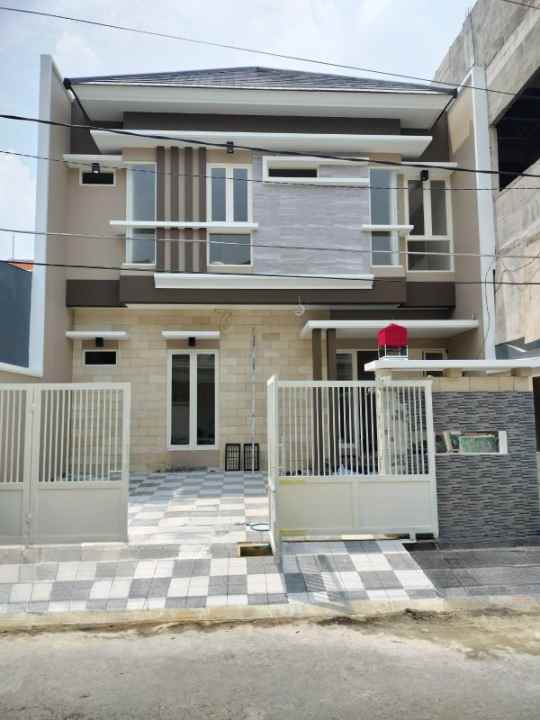 dijual rumah babatan pantai