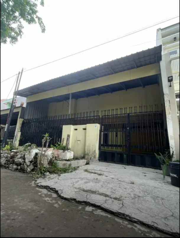 dijual rumah babatan pantai