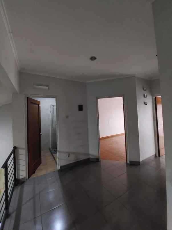 dijual rumah bagus terawat selangkah ke tol andara