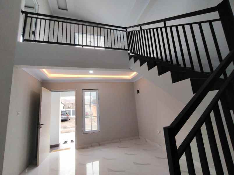 dijual rumah bambu apus pamulang