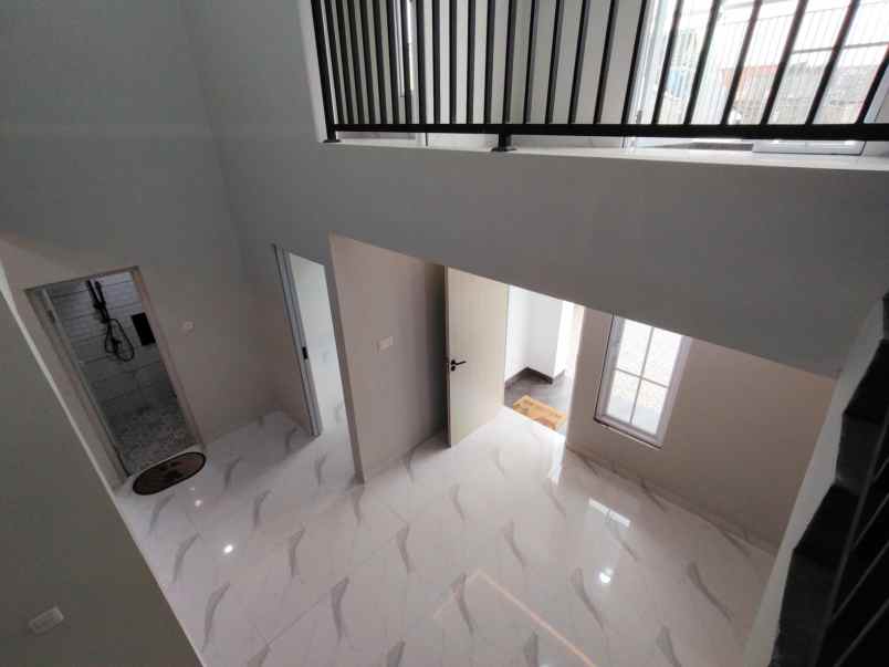 dijual rumah bambu apus pamulang