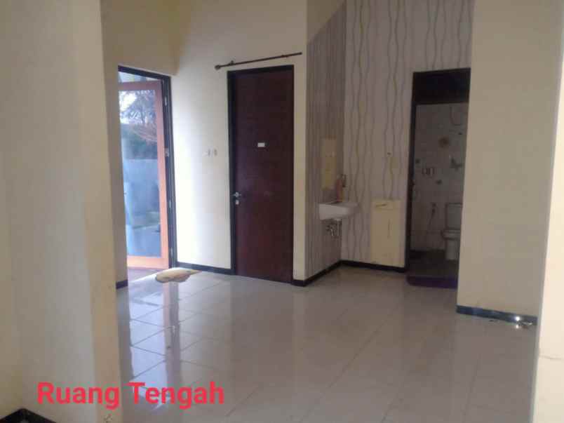 dijual rumah banyumanik