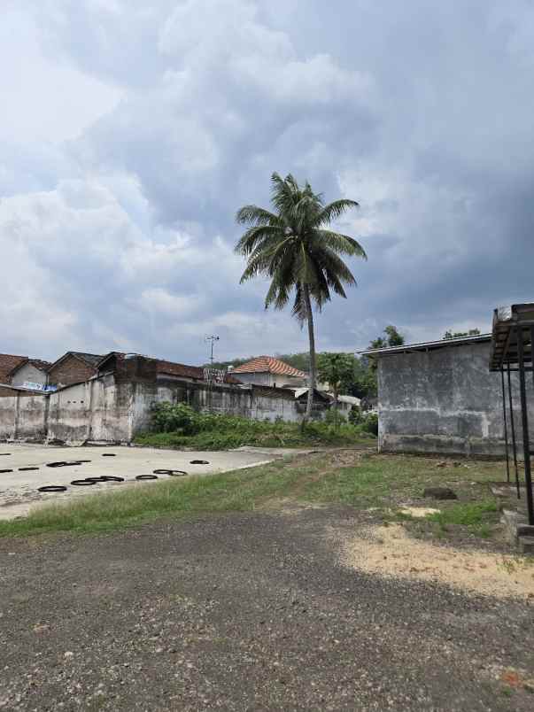 dijual rumah baratan